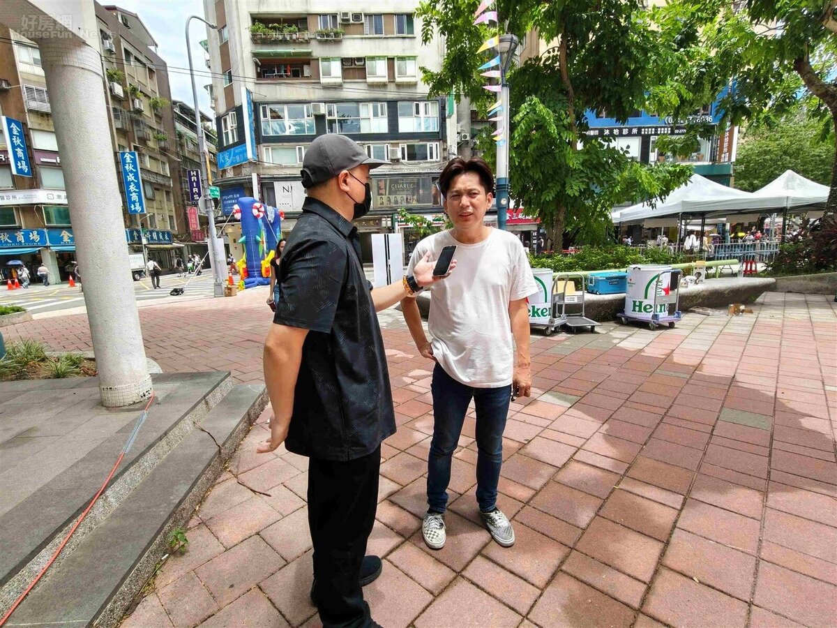 台北市大安區光武里里長韓修和,談到台北東區的改造,感慨萬千。圖/好房網News記者王震濂 拍攝