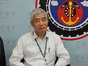 賀陳旦示意去職　李建榮「配合」