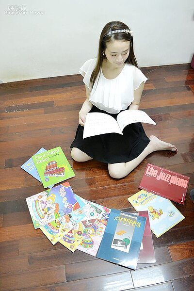 3.收集樂譜為Ray最大嗜好,目前最得意的收藏有小熊維尼哈農、整套宮崎峻雙鋼琴樂譜等。