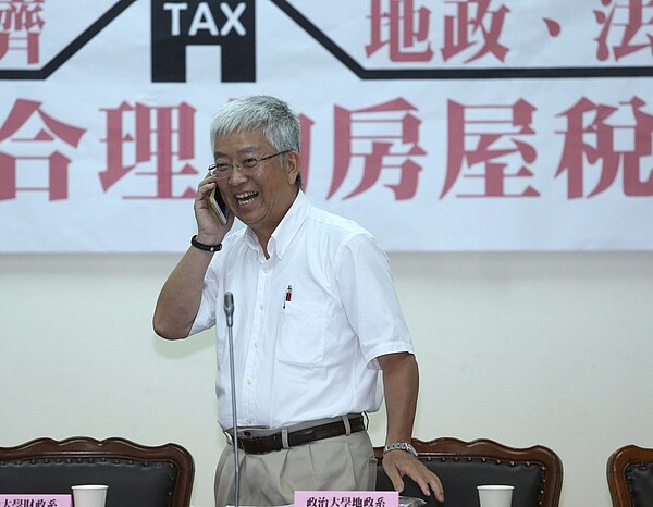 政大地政系特聘教授張金鶚。記者曾吉松/攝影