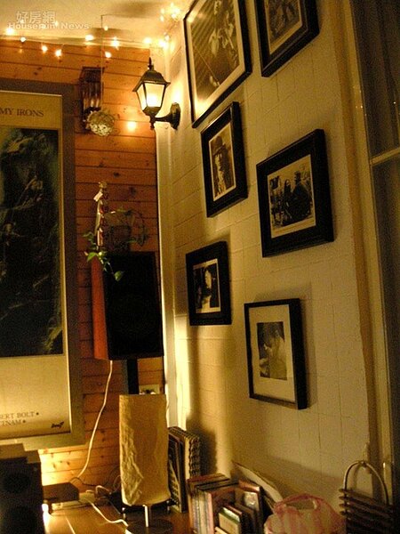9.	牆面懸掛音樂家照片。