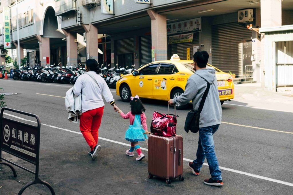 租屋除了租金支付能力外,工作、年齡及家庭組成等條件,也可能成為部分屋主挑選房客時的考量。示意圖/Pexels