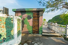 持槍捍衛高雄港的崗哨依舊，守軍卻不復再，