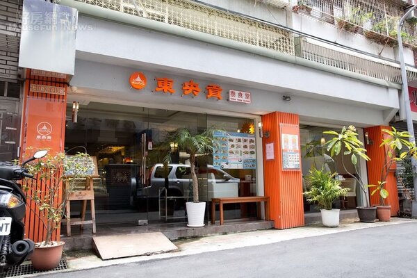 2. 「東央貢。泰食堂」位在競爭激烈的松江錦州商圈，以價廉物美培養出忠實客群。
