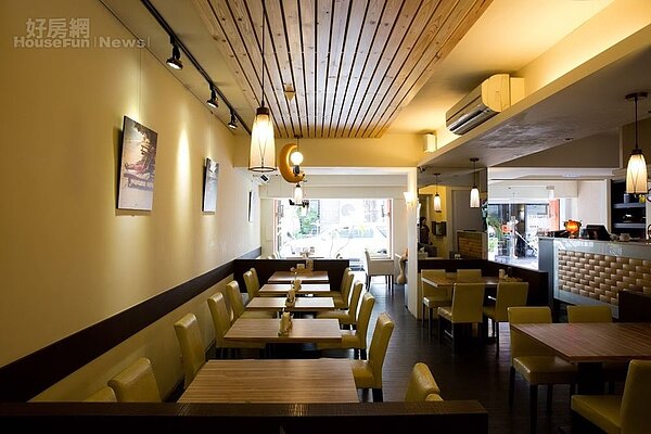 4.餐廳裝潢風格走明亮、休閒風。