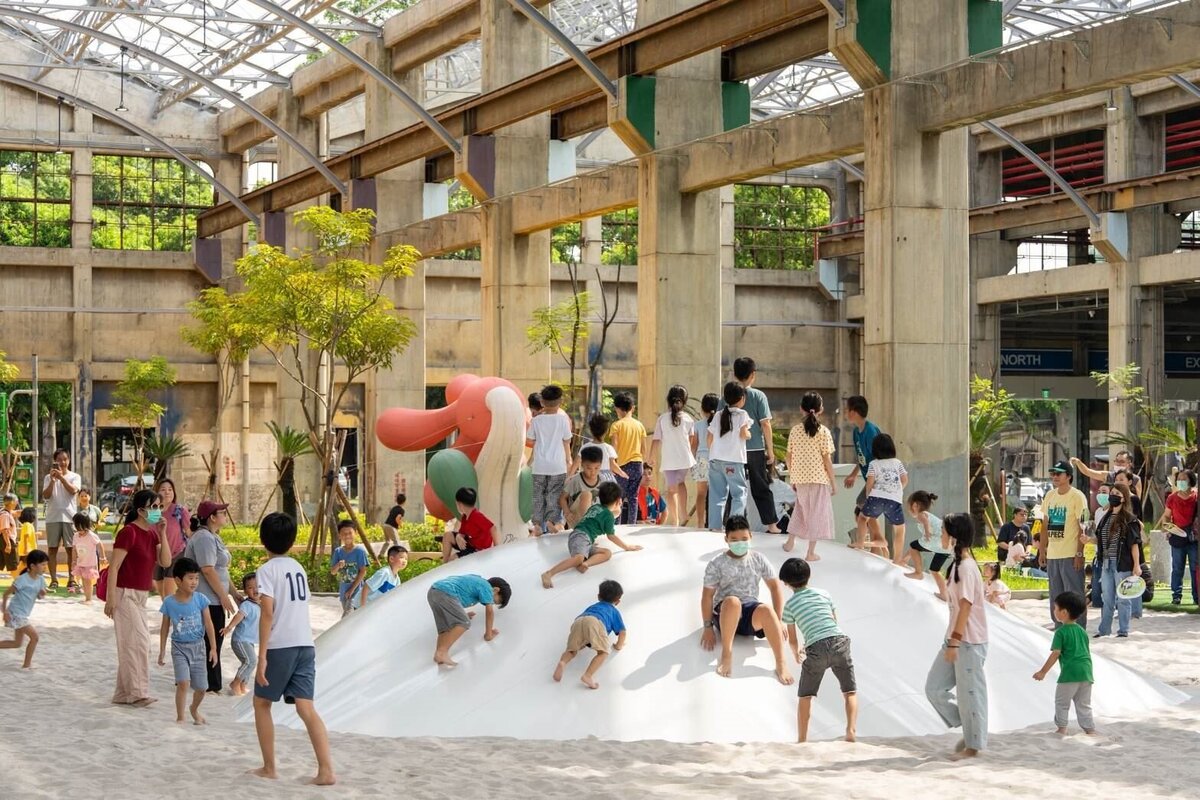 舊機廠華麗轉身,化身全台最大兒童新樂園。圖/高雄市政府都市發展局提供