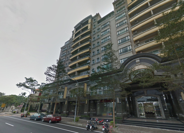 張欣民指出，將旅館當住宅販售的狀況已非台灣首例。（圖為濱湖高第／翻攝自Google Map）