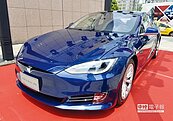 TESLA來了　信義三越開賣
