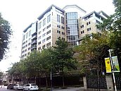 5.5億買下信義富邦　他笑郭董買在最高點