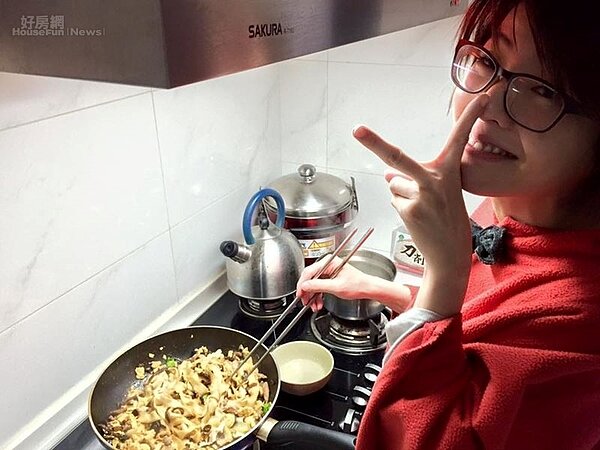 9.徐小可燒得一手好菜。（取自白宮這一家粉絲團）
