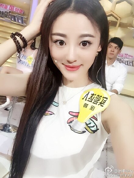 大陸女演員徐小婷為家人拼命賺錢買房，不料卻因甲醛中毒而過世，得年26歲。（翻攝自徐小婷微博）