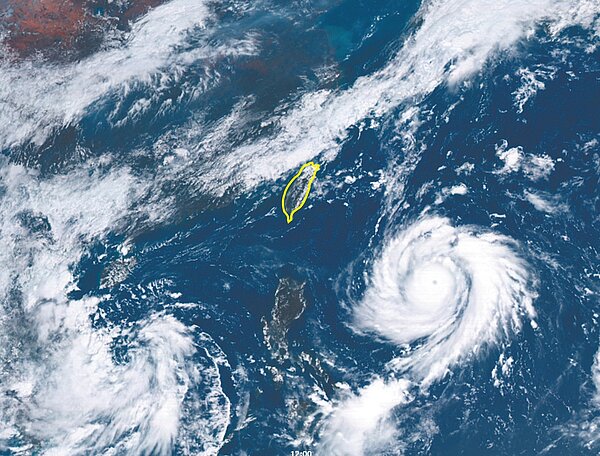 中颱莫蘭蒂。 圖/取自向日葵8號衛星