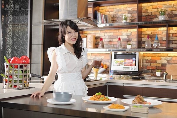 1.	Olivia熱愛料理，除了出食譜書也經常受邀開班授課。（Olivia提供）

