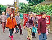 「萬歲食堂」成功 加碼設長青學苑