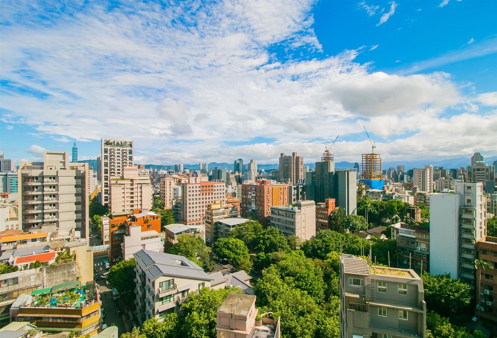 永慶房屋針對人口數最多的10個縣市,統計千萬以內住宅交易情形。示意圖/永慶房產集團提供