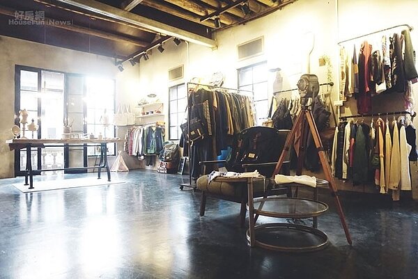 3. 敞亮舒適的選物空間令人心情放鬆。