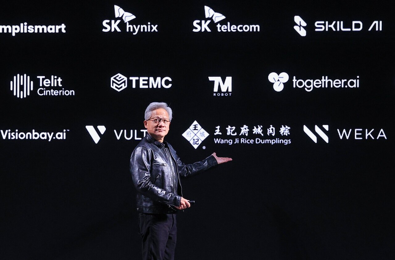 輝達執行長黃仁勳在GTC Taipei主題演講中，將「王記府城肉粽」店家列為輝達生態系名單之一。聯合報系資料照，記者余承翰／攝影 