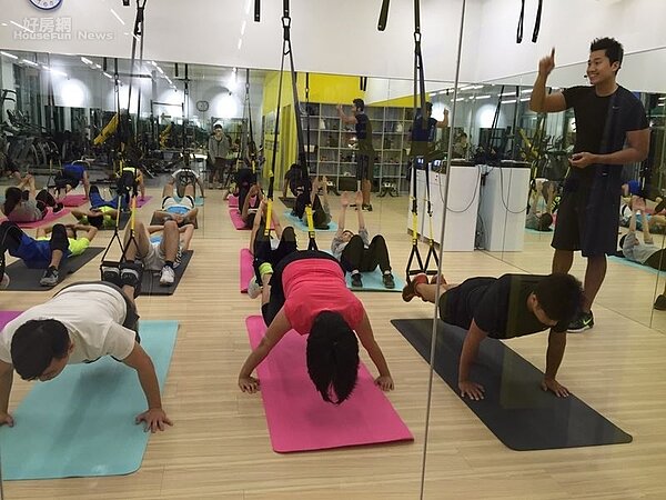 7.何守正團體課教學,有現在很夯的TRX,NTC和徒手全身功能性訓練。(何守正提供)