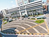 府前千坪廣場　一年閒置306天