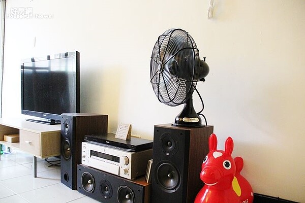 4.電視、音響與沙發都可以與室友一起使用。