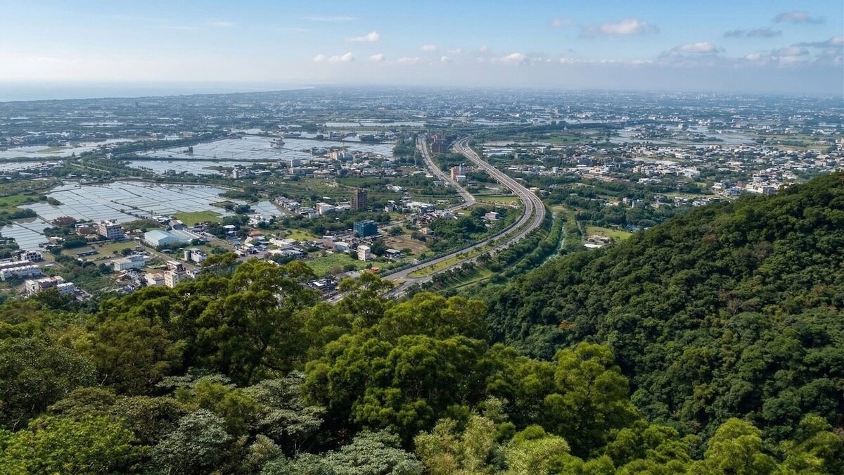 高鐵延伸宜蘭建設案正式核定,未來南港至宜蘭最快20分鐘,宜蘭房市也因交通建設與軌道經濟效應受到市場關注。圖/中信房屋提供
