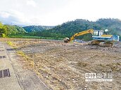 綠隧變荒地　砍樹蓋倉庫惹怨
