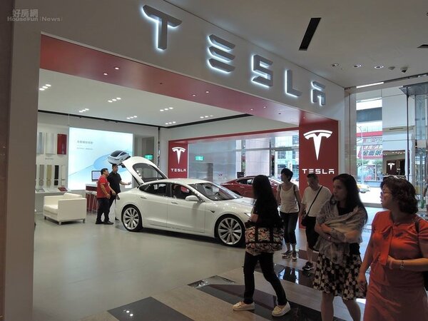 新光三越信義A11有美國電動車特斯拉Tesla進駐。（好房網 News記者陳韋帆攝影）