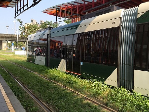 高雄輕軌預估能增加至少四百萬觀光旅次、一一三億元產值。(好房網news林美欣攝影)