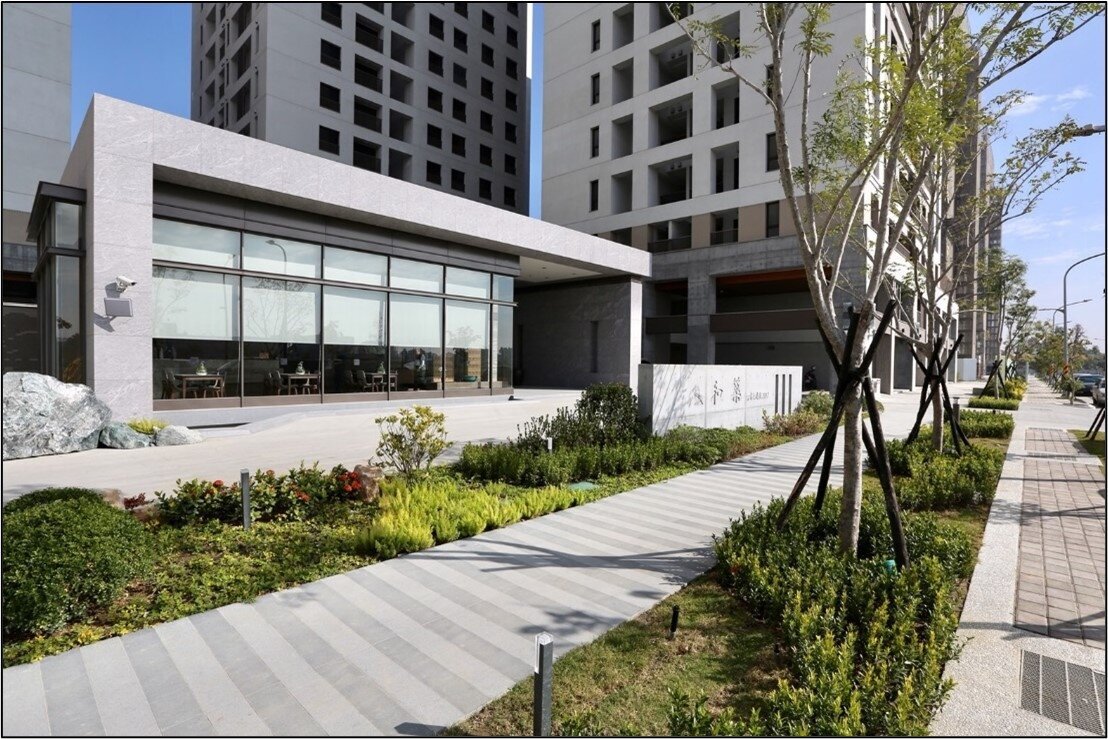 南鐵地下化照顧住宅大樓外觀。圖/台南市都發局提供