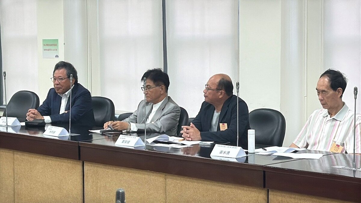 台灣室內裝修、預拌混凝土、廚具、防火門、木材、電器、陶瓷、磚瓦、石礦等九家公會組成「建材大聯盟」,共同呼籲政府在健全房市之餘,也應兼顧傳統產業與基層勞工生。圖/建材大聯盟提供