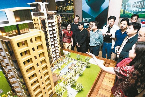 台北市政府稽查預售屋，發現建商以三大手法占便宜，其中以違約金訂死15%最普遍。 報系資料照