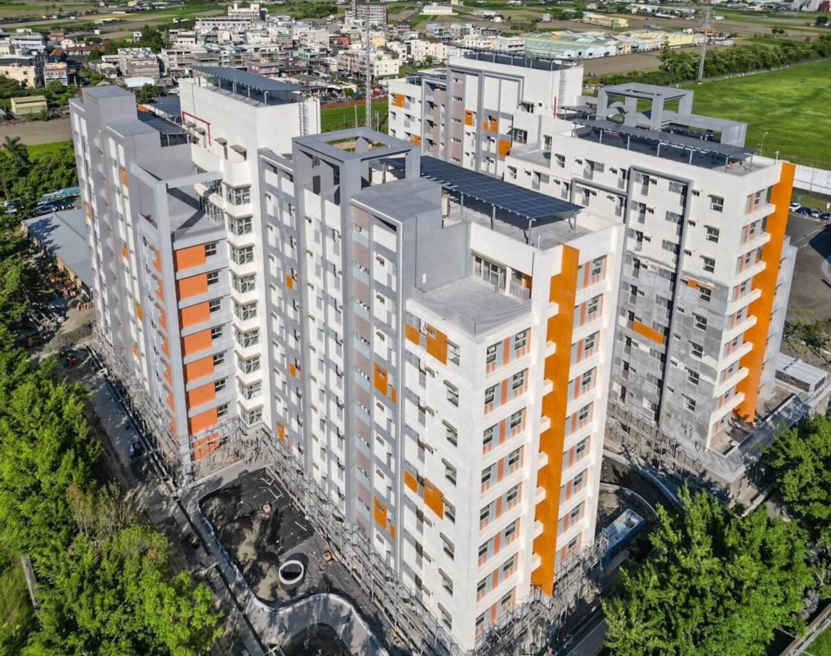大寮社宅緊鄰捷運橘線大寮站,具備「一出站就到家」的交通優勢。圖/高住都中心提供