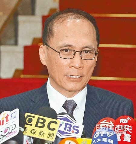 行政院長林全昨要求政院,下半年經濟成長率要逾1%,全年盼能「保1」。(王英豪攝)