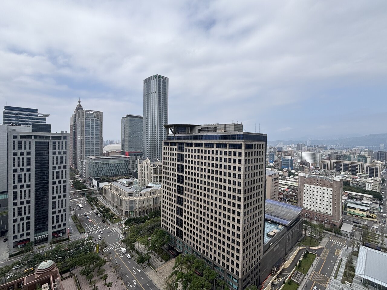 專家認為房市雖冷清，核心需求與價格支撐仍未消失。房市示意圖。記者游智文／攝影 