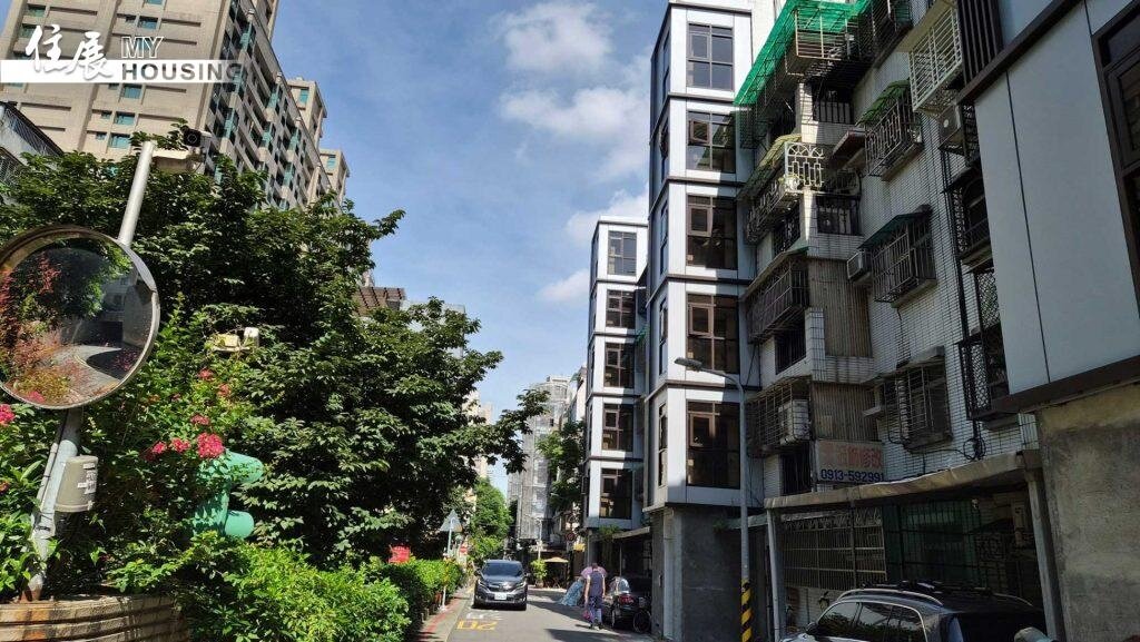 目前富台社區已成功整合增建27支電梯。圖／朱福山