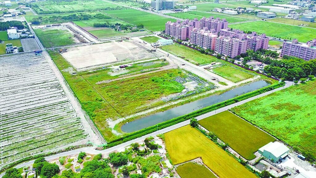 彰化縣鹿港鎮打鐵厝（北側）產業園區，以低汙染產業為招商主軸，預估將創造超過22億元年產值與逾1000個就業機會，縣府公告標售約3公頃產業用地，受理申購至7月27日。圖／彰化縣政府提供