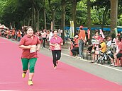 屏東「傾尾畷」走鏢　竹南「祭江洗港」