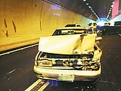 連假下雨　出遊人潮明後天是高峰