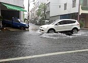 今、明豪大雨　台東當心焚風