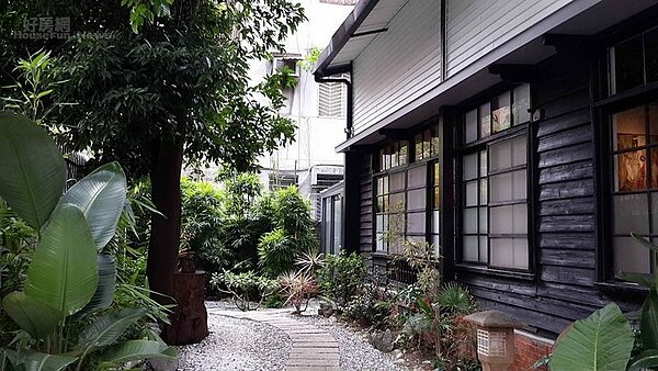 2.這個地點以前是台大宿舍,庭院保留日式老屋風味。