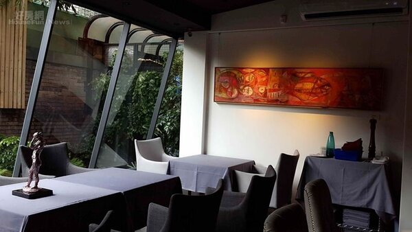 8.窗景設計流線特殊，用餐環境綠意盎然。