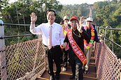南投天空之橋百萬遊客誕生　幸運兒喜獲大獎