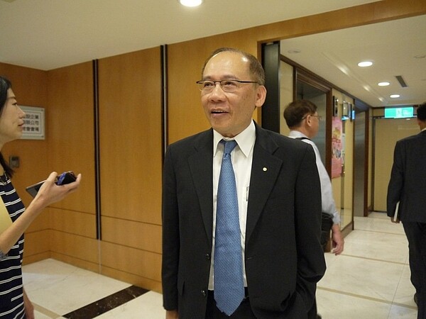 昇陽建設表示,今年房市景氣不佳,雖有比年初好一點點,不過已經不能和過去相比。圖為昇陽建設總經理簡伯殷。陳美玲/攝影