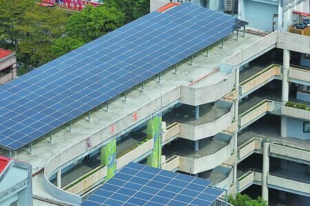內政部《建築物設置太陽光電發電設備標準》將於8月1日上路。(本報資料照片)