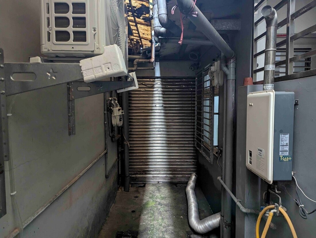 部分民眾違反規定,污水設施完工後擅自搭建違章建築。圖/新北市政府提供