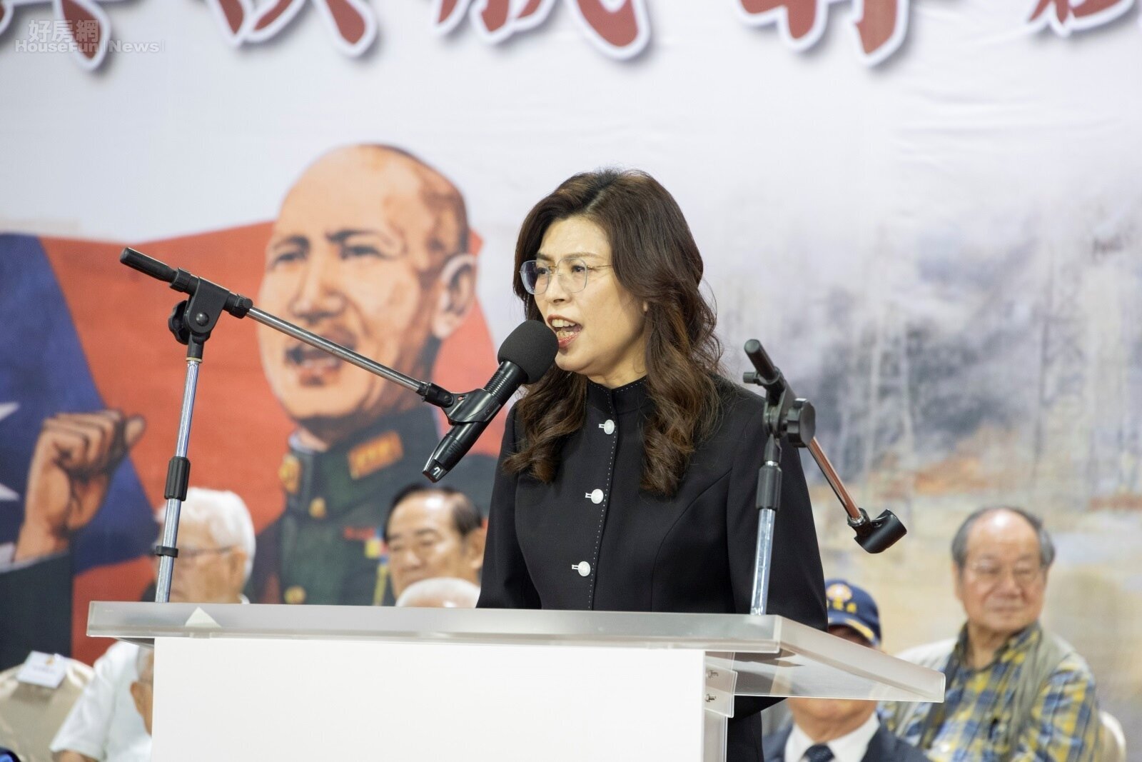 鄭麗文致詞時說,兩岸不能再彼此厮殺,所有的戰爭與衝突都要避免。
