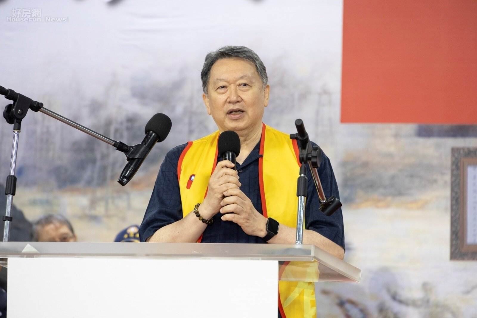 中華眷村文化發展總會理事長趙怡說,一百二十萬隨政府來台的軍民對台灣是有貢獻的,不應被污名化。