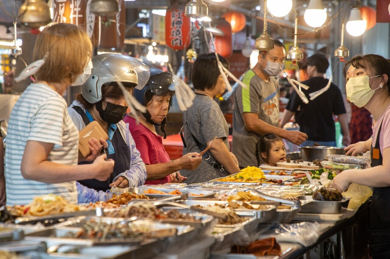 行政院主計總處公布6月消費者物價指數(CPI)年增率為2.6%,不只連三個月漲幅擴大,更寫下17個月以來新高紀錄。