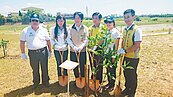 新市白蓮霧　市長復育種樹苗