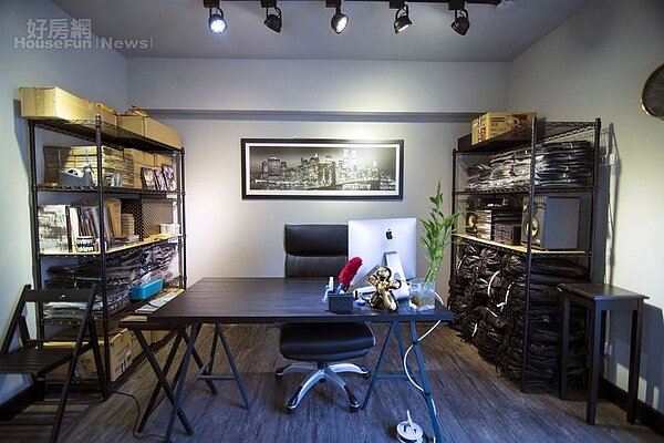 8.這間是另一位創辦人大目老師的服裝自創品牌「DaMove」的Show room,空間充滿工業風的粗獷感。